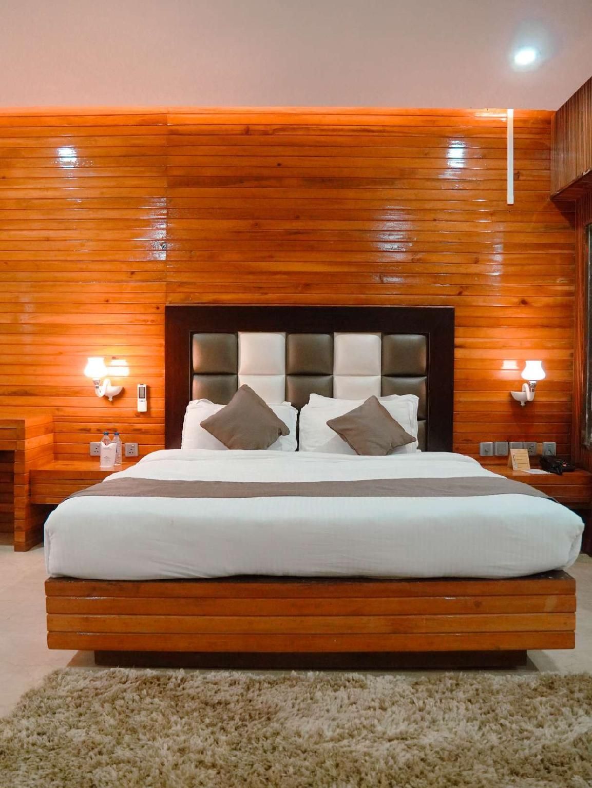 واي إنترناشونال هوتل - إيتاناجار - غرفة نوم