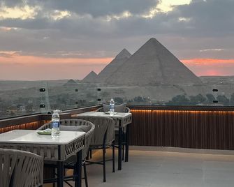 Crowne Pyramids view inn - El Cairo
