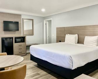 Lone Oak Lodge - מונטריי - חדר שינה