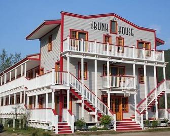 The Bunkhouse - Dawson City - Budova