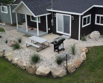Gretel of The Shiny Pebble Cottages - Ludington - Patio