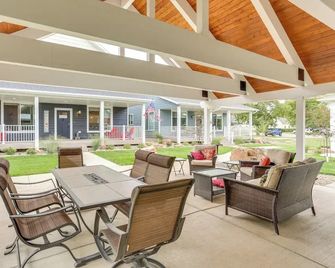 Spacious, Rustic Spearfish Home Walk To - Spearfish - Innenhof