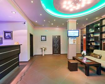 Central Plaza - Pomorie - Front desk