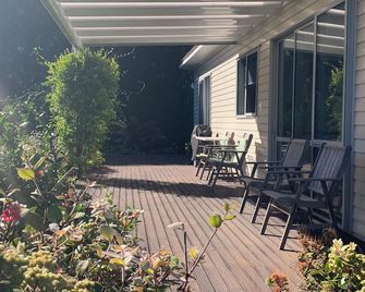 Avostay Cottage - Peaceful Orchard Setting At Maungatapere - Whangarei - Terasa