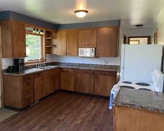 3 bed 1 bath ranch style home a half a block to trail and 10 mins to MTU - South Range - Kitchen