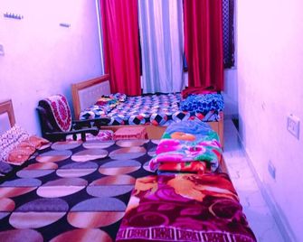 Goroomgo Shree mate guest house Ayodhya - Ayodhya - Habitación
