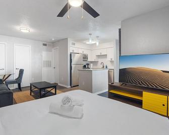 Furnished Apartments in University Hills - Austin