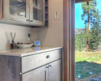 Castle Rock Retreat - Hermosa