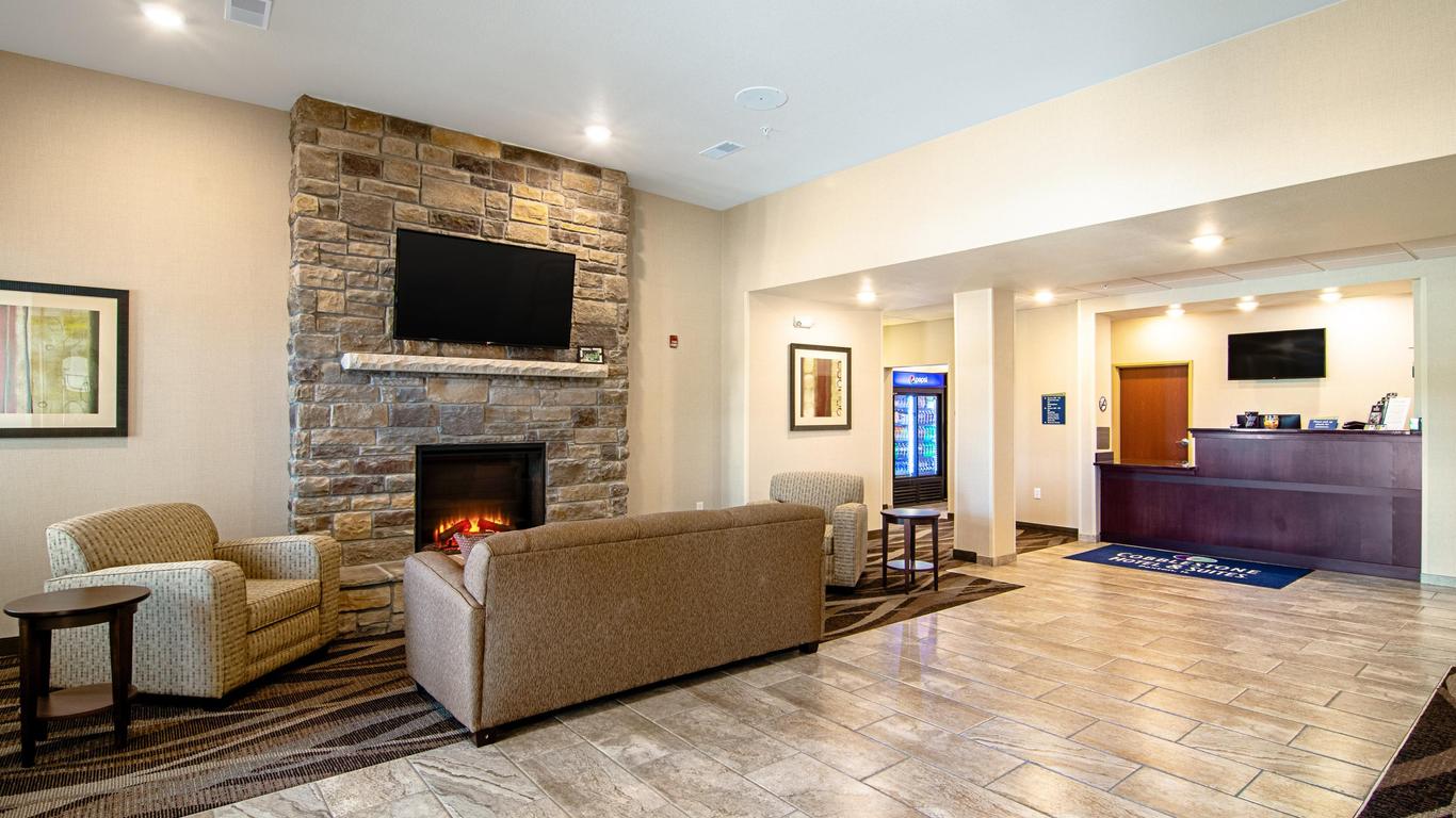 Cobblestone Hotel & Suites - Paxton