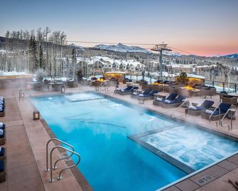 Spacious Suite w/ Gas Fireplace, Private Balcony, and Soaking Tub - Mountain Village - Piscina