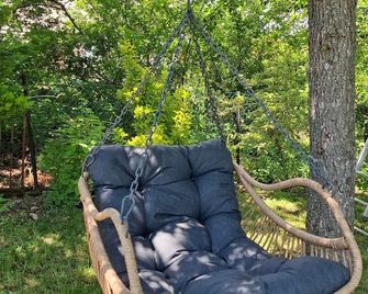 Lovely, cosy T1 apartment, quiet location near town center Garden, parking - Châtel-Guyon - Patio