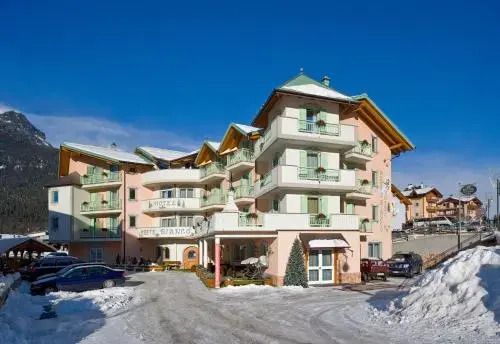 Hotel Abete Bianco - Andalo - Gebäude