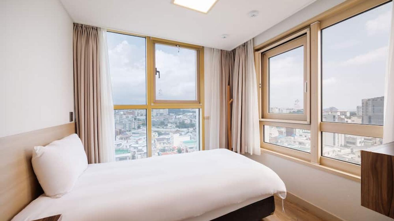 Kenny Stay Jeju Seoguipo (Hotel Kenny)