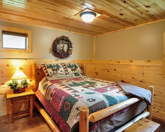 Book Your Summer Vacation Today! - Brainerd - Bedroom