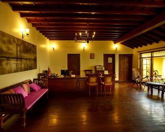 Amritara The Poovath Beachfront Heritage, Fort Kochi - Kochi - Living room