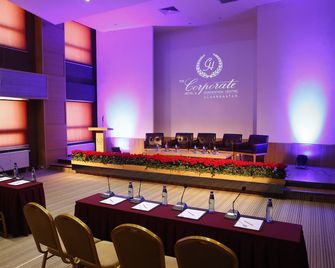 The Corporate Hotel and Convention Centre - Ulã Bator - Sala de reuniões