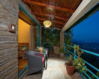 Mohans Binsar Retreat - Binsar - Balcón