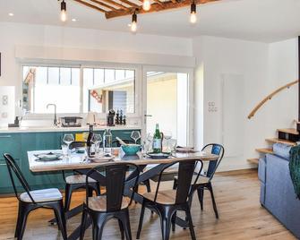 Amazing Home In Le Vieux-Bourg - Guingamp - Dining room