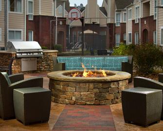 Residence Inn by Marriott Atlanta Airport North/Virginia Avenue - Hapeville - Patio