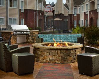 Residence Inn by Marriott Atlanta Airport North/Virginia Avenue - Hapeville - Terasa
