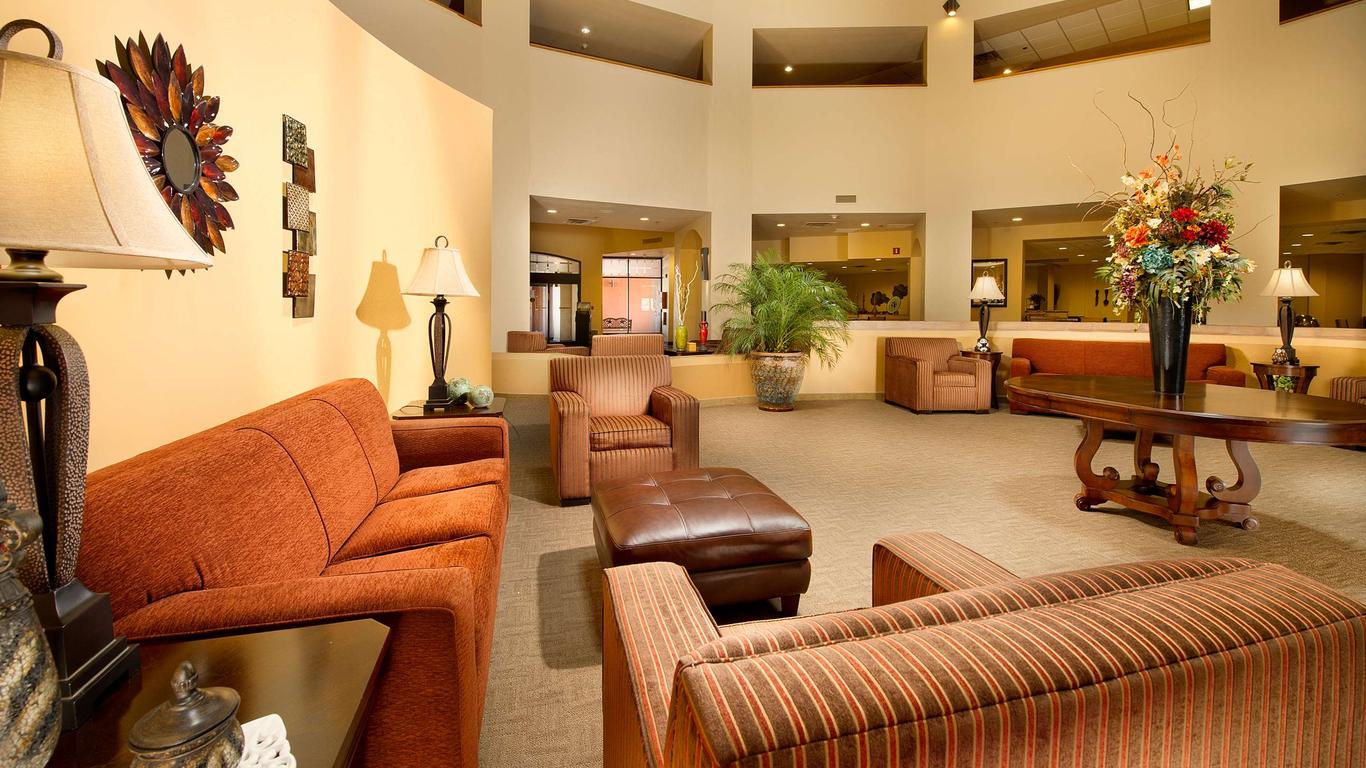 Drury Inn & Suites Phoenix Airport