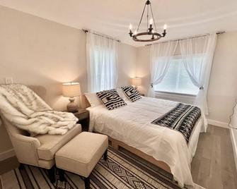 The Reminisce vacation home 5br/3bt,downtown BH - Bar Harbor - Habitación