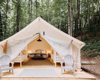 Timberline Glamping at Unicoi State Park - Helen - Building