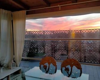 At Rossana's House - Casal Palocco - Balcone