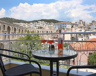 Under the Aqueduct boutique house - Kavala - Balkon