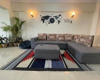 Backpackers Hostel & Guest house Islamabad - Islamabad - Lounge