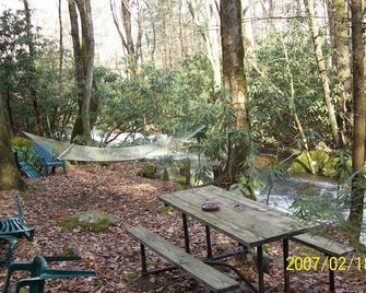 Garden of Eden Cabins - Cosby - Patio