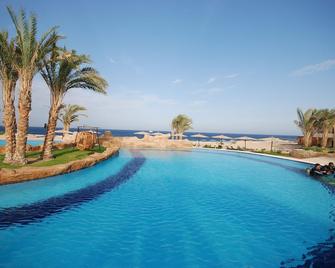 Life Resort Coral Hills - Al Quşayr - Pool