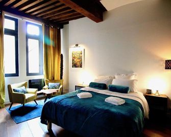 3e secret en plein coeur du Vieux Lyon - ליון - חדר שינה