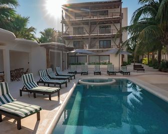 Beachfront Hotel Boutique Dk - Holbox - Piscina