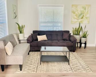 Comfort Private House close to Many Attractions - Stanton - Living room