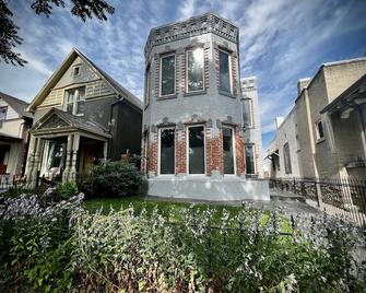 Uptown Castle - City Views - Theater & Convention District! - Denver