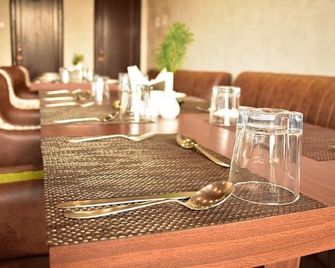 Hotel Adelphi Grande - Kushinagar - Restaurant