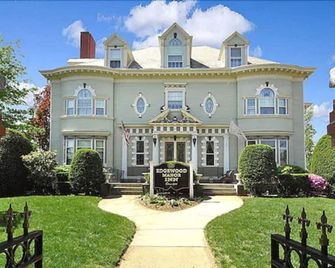 Edgewood Manor Bed and Breakfast - Cranston - Gebäude