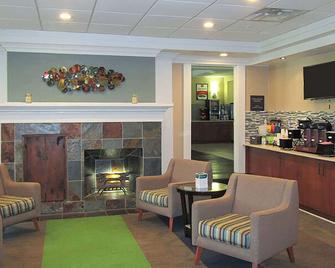 Days Inn by Wyndham Cedartown - Cedartown - Lobby