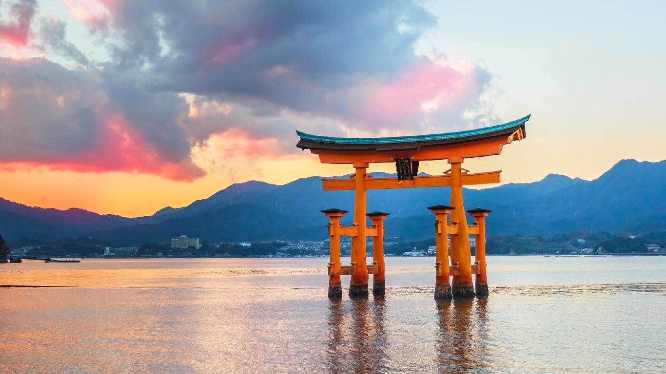Backpackers Miyajima