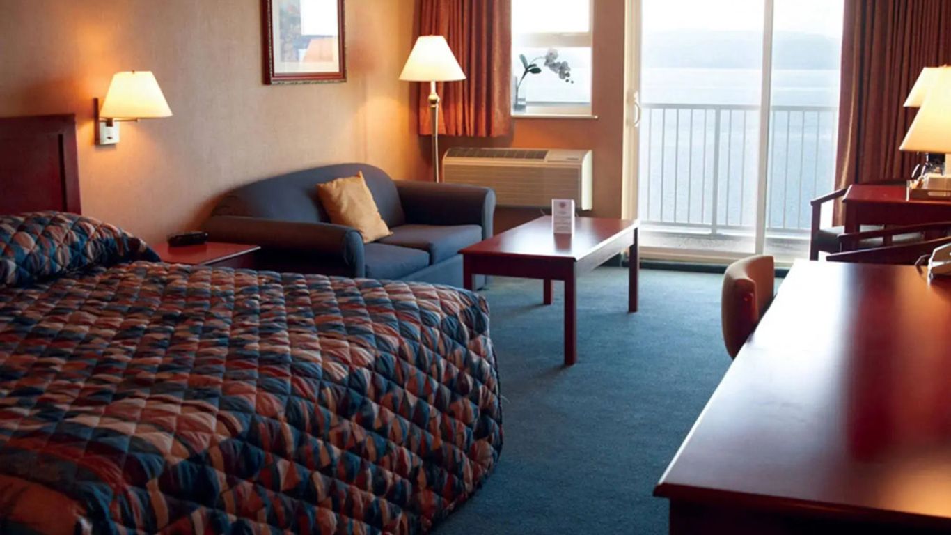 Beach Gardens Resort And Marina