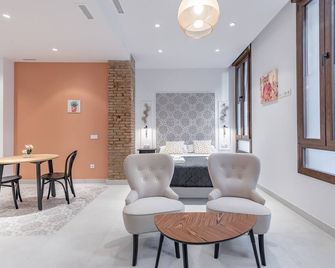 Gorgeous Apartment close to City Centre - Valencia - Living room