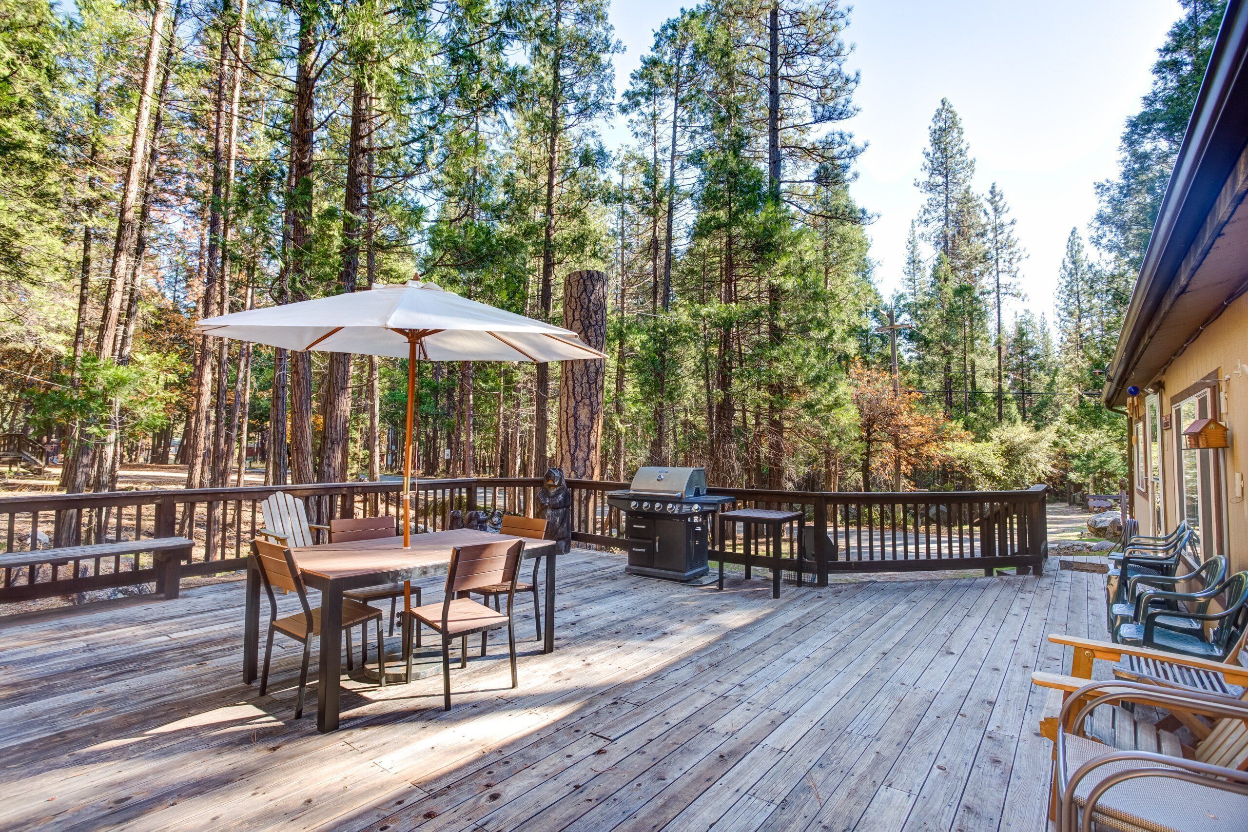 Rosenberg's Creekside Cabin - Wawona - Patio