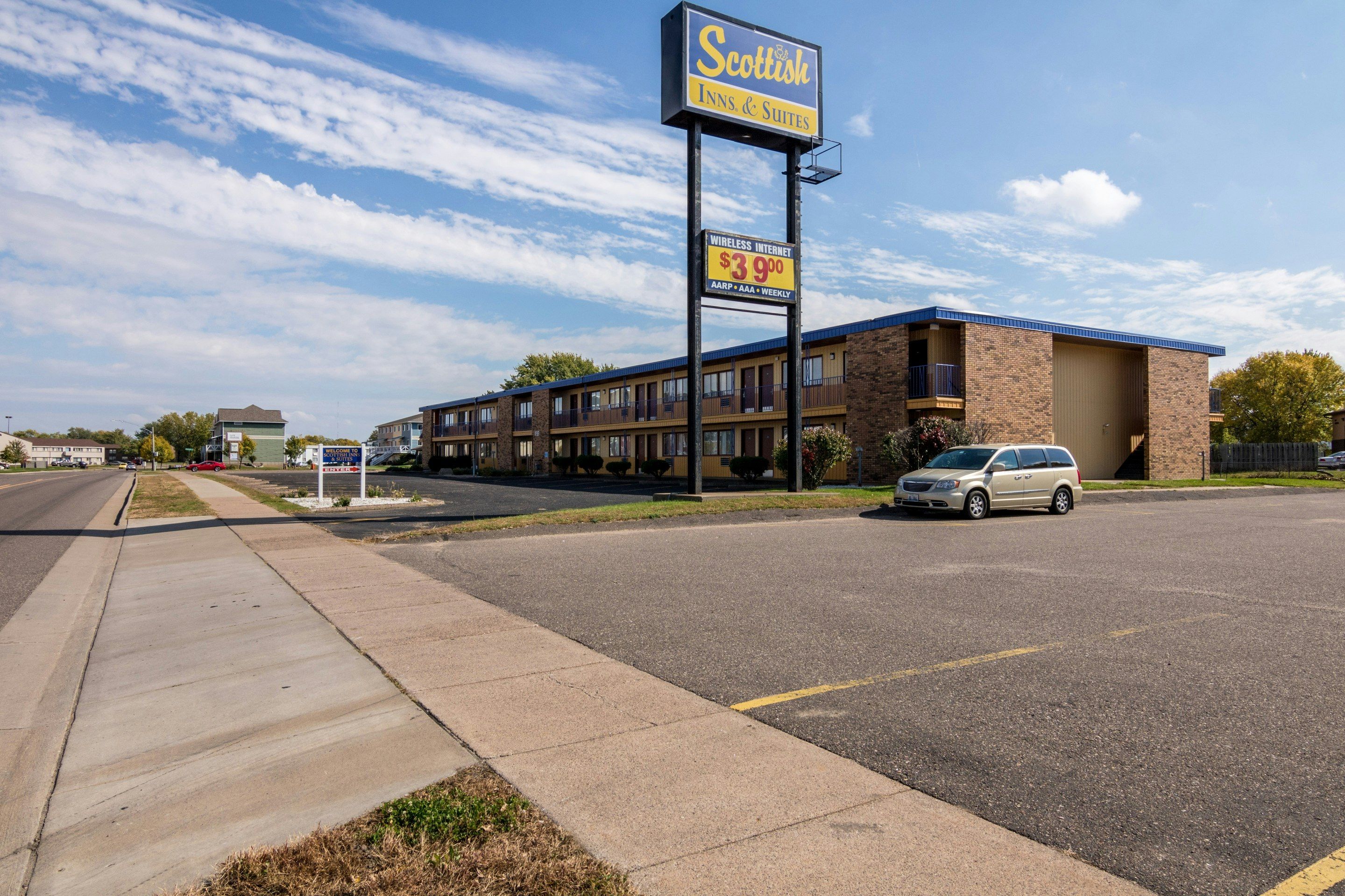 Scottish Inn & Suites - Eau Claire - Eau Claire - Edificio