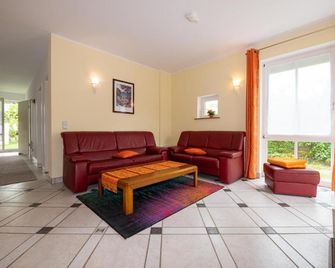 Schwalbenflug 1 Berlin - ברלין - סלון