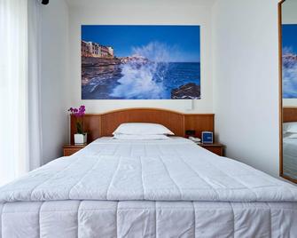 Hotel Croce di Malta - Imperia - Bedroom