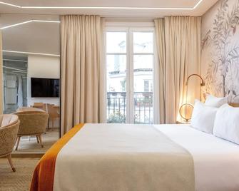 Grand Hotel Saint Michel - Paris - Bedroom