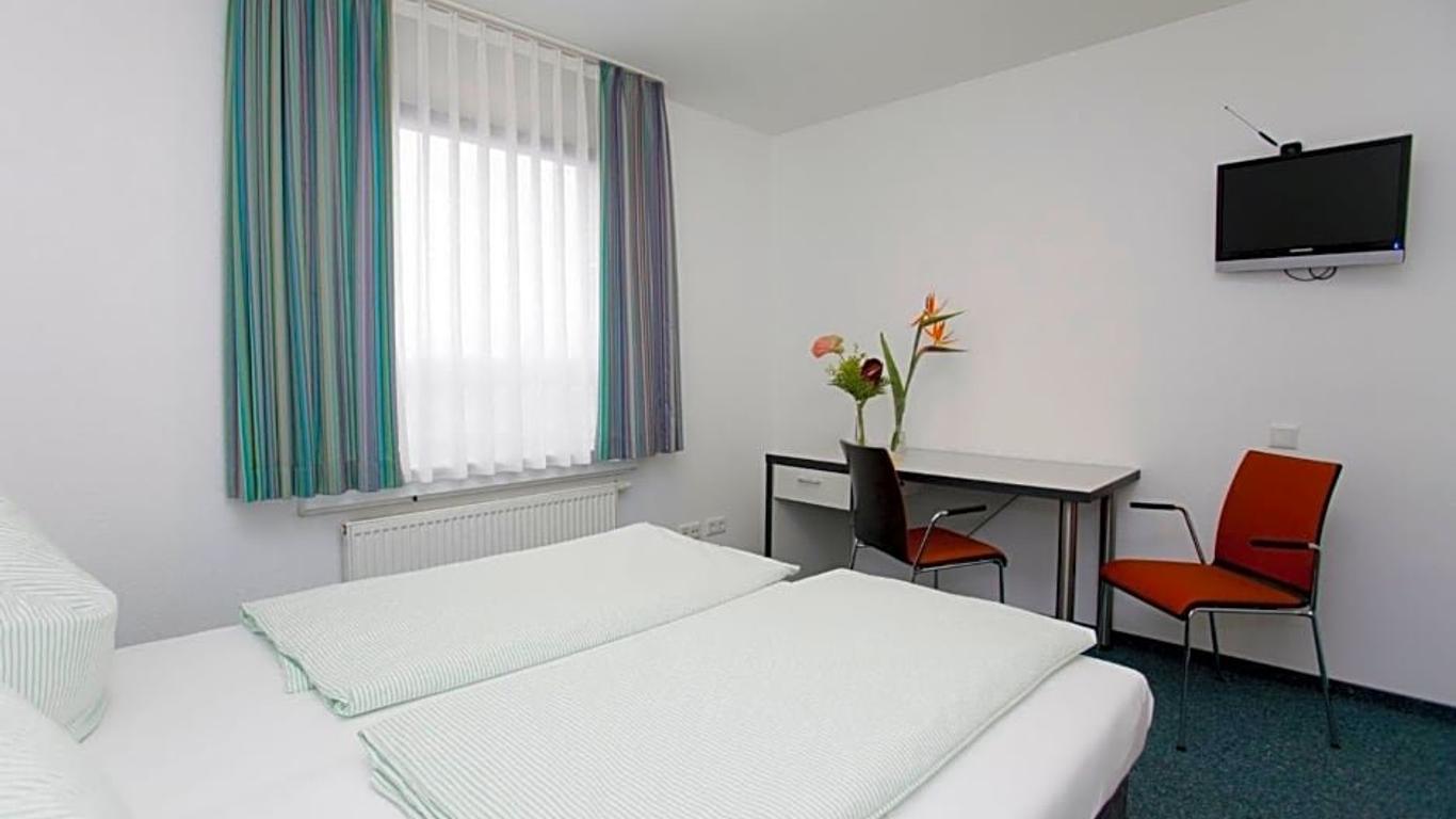 جوجيند هيربيرجي كولن - دوتز سيتي - هوستل