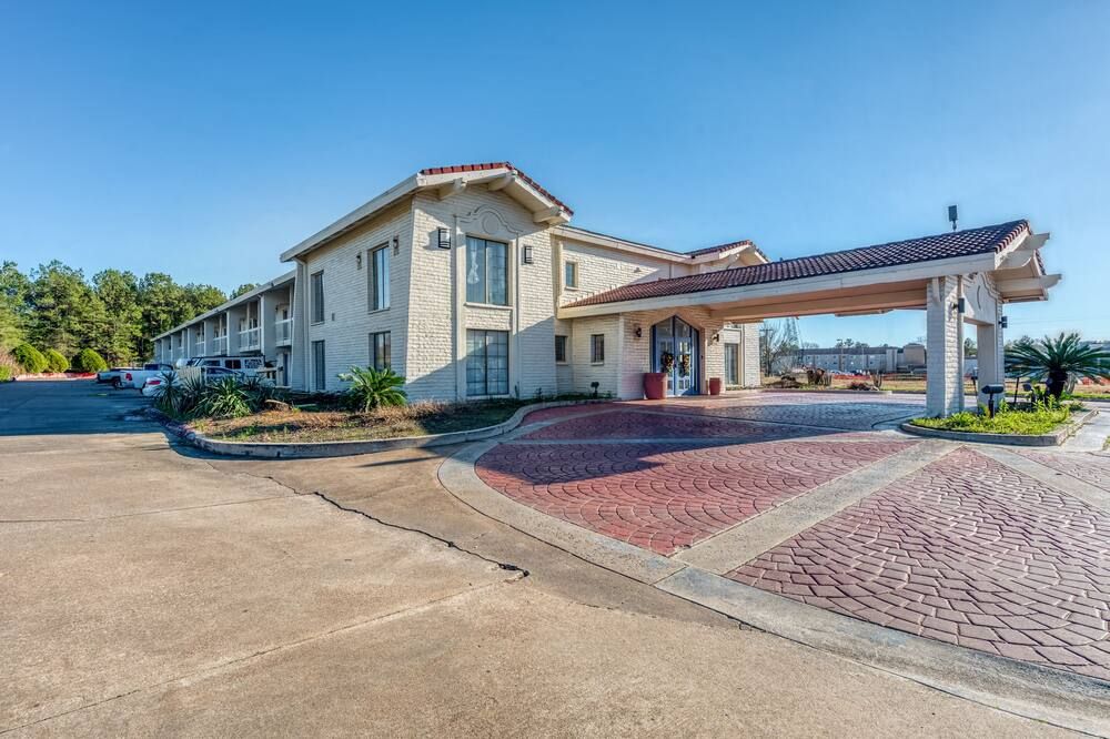 Baymont by Wyndham Nacogdoches Near University - Nacogdoches - Bygning