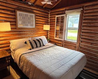 Nautical - Cabin #3 - Prudenville - Habitación